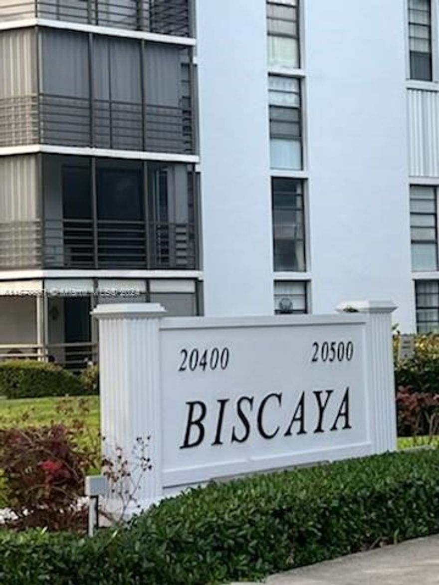 This beauty is definitely a buyer's dream come true. 1 Bedroom and 1 bathroom Is a piece of Art, in the heart of aventura. If a buyer wants to live like a millionaire this is the unit for you. The unit is spacious.Beautiful view throughout the unit. Walking distance from Aventura malll, house of worship and many more.  This masterpiece, also has all of the amenities. Swimming pool, library, and much more. Minutes away from aventura Hospital, Beaches, house of worship,  and major highway.
Unbelievable deal, seller is out of the country. Do not miss out. Great opportunity to own a luxurious unit and the heart of Aventura.