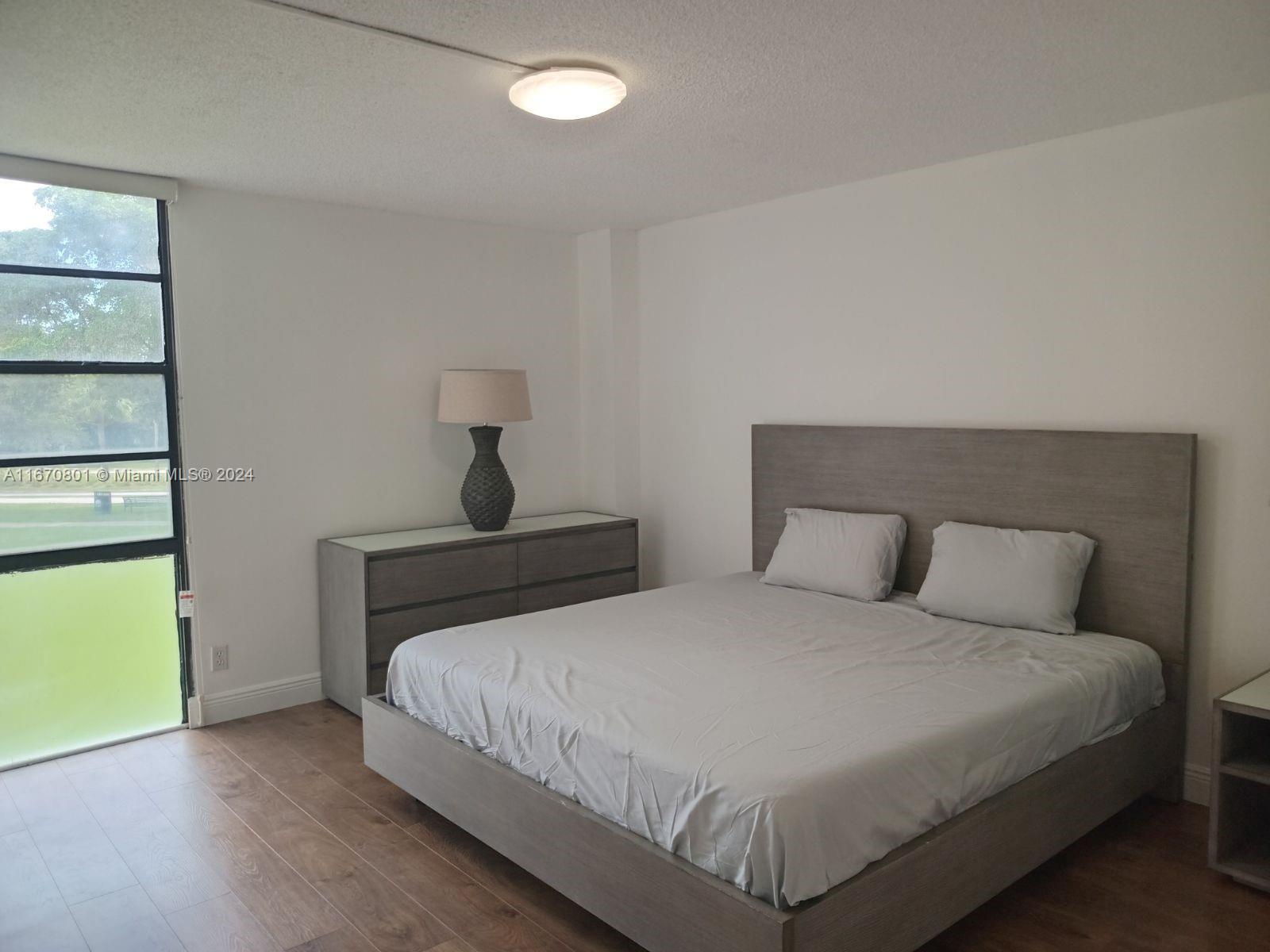 BISCAYA IV CONDO - Residential