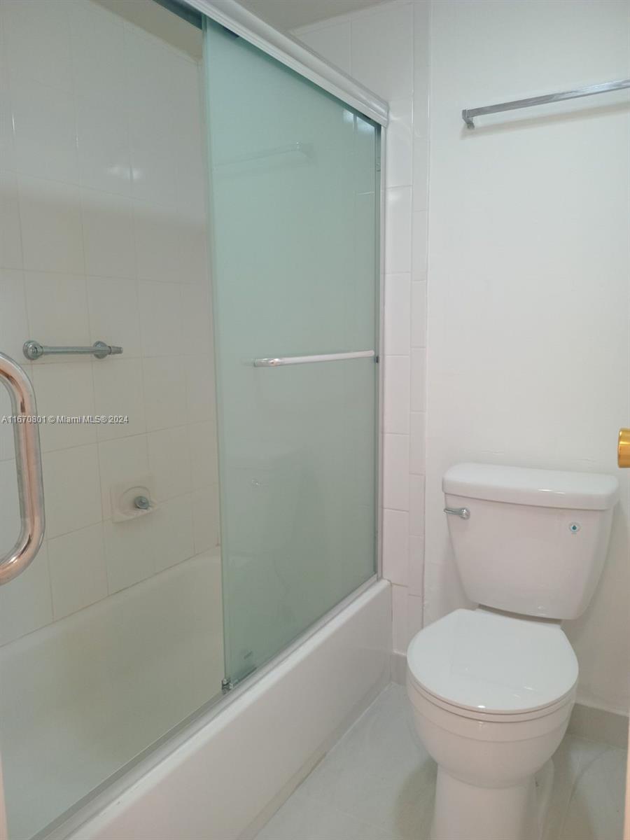 BISCAYA IV CONDO - Residential