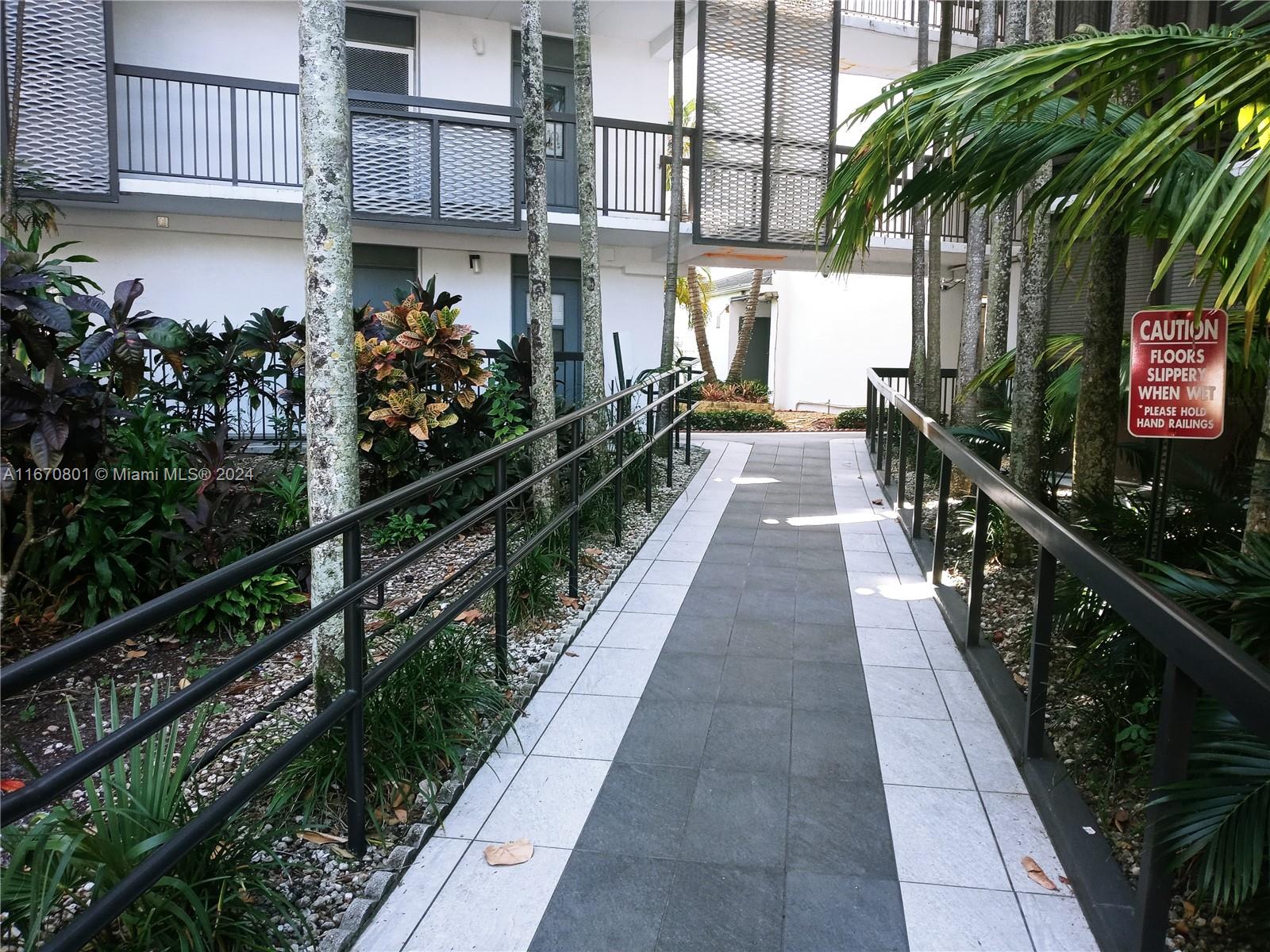 BISCAYA IV CONDO - Residential
