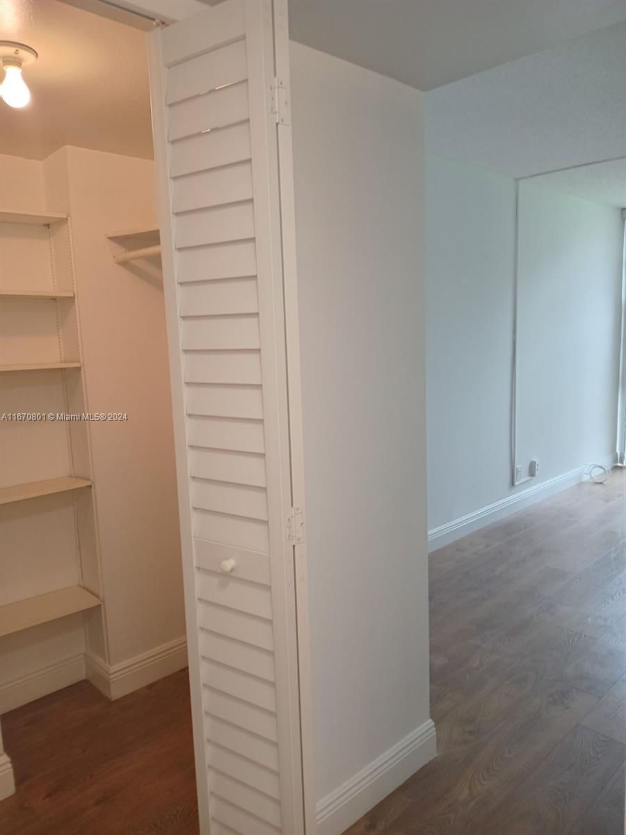 BISCAYA IV CONDO - Residential