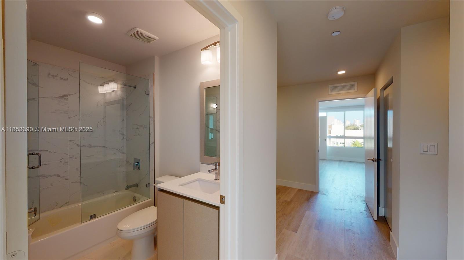 AVENTURA VILLAGE - Residential