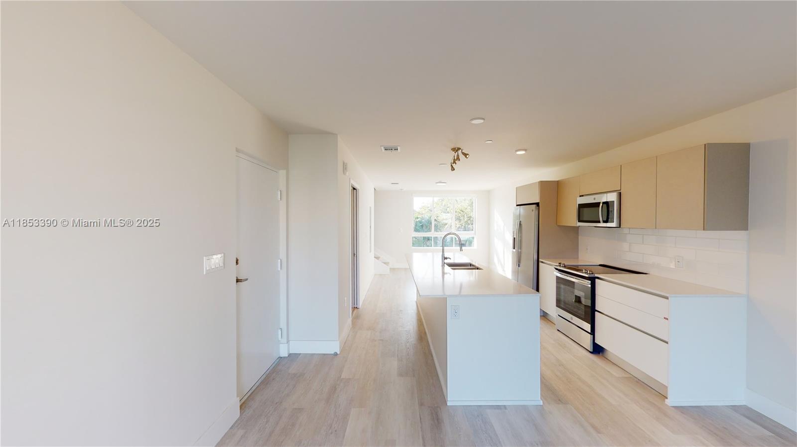 2555 NE 193rd St 2224