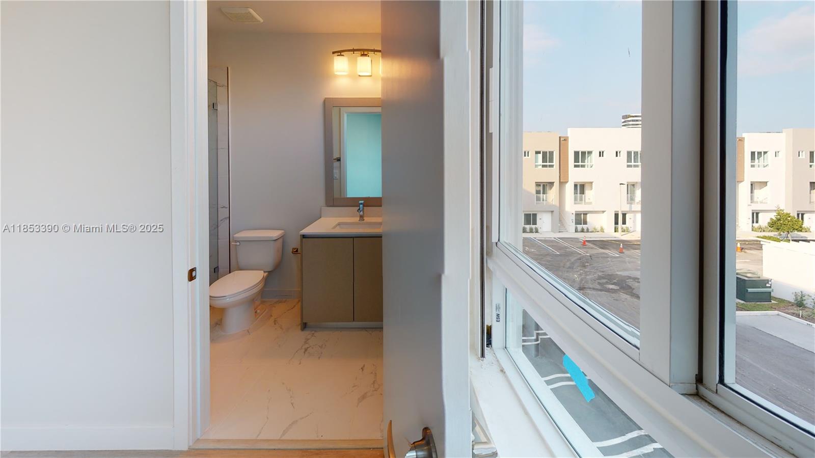 AVENTURA VILLAGE - Residential