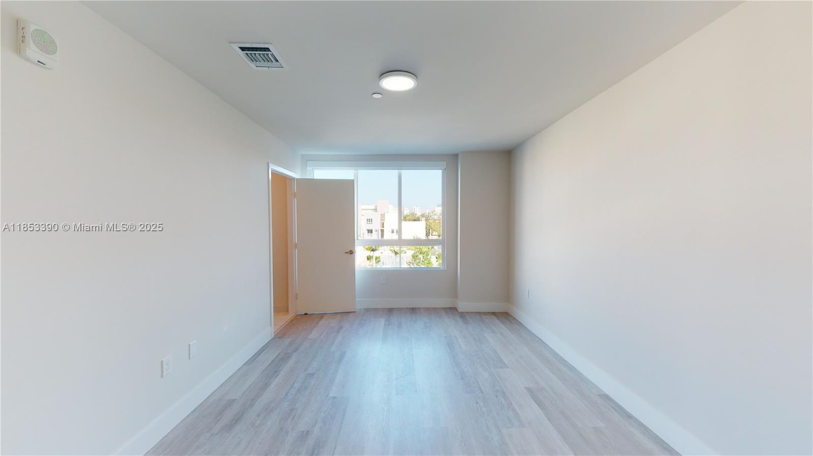 AVENTURA VILLAGE - Residential