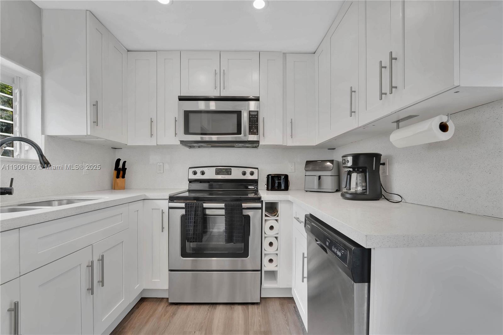LAKE AIRE ESTATES - Residential