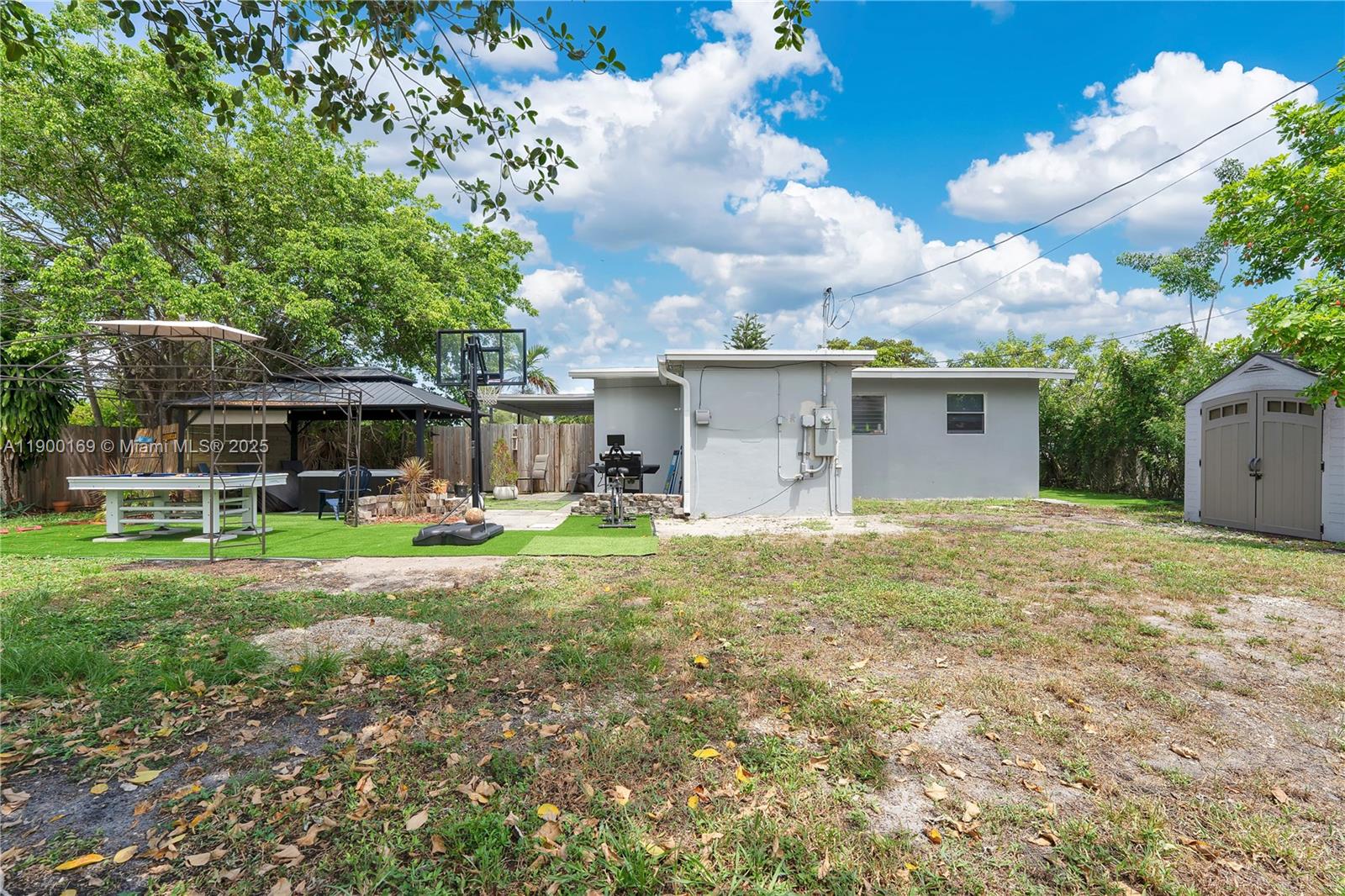 LAKE AIRE ESTATES - Residential