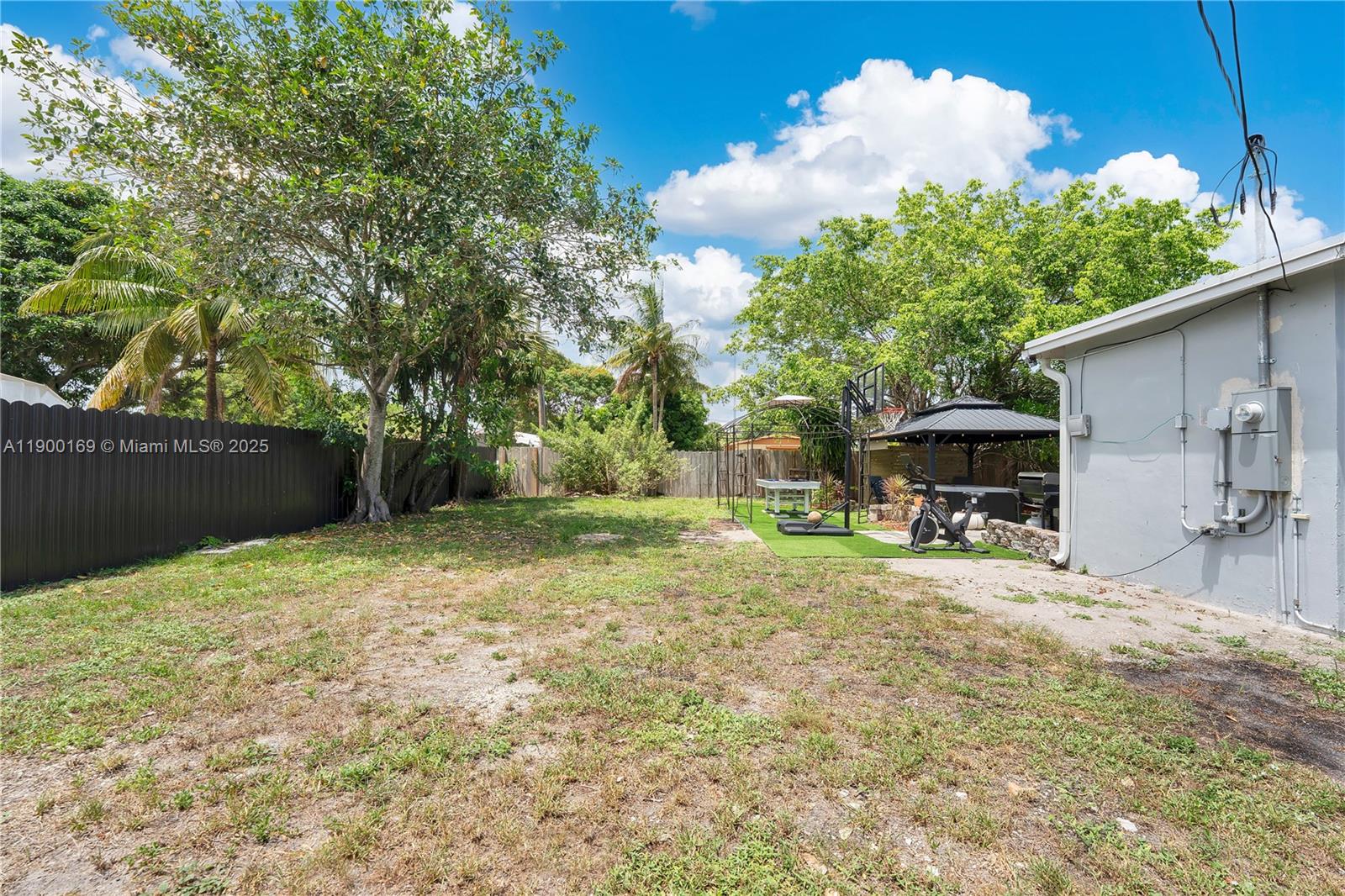 LAKE AIRE ESTATES - Residential