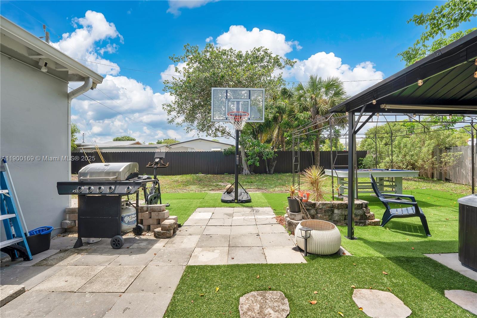 LAKE AIRE ESTATES - Residential