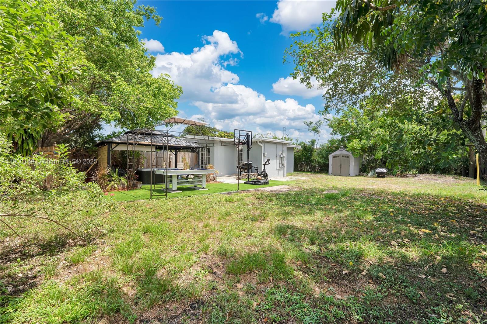 LAKE AIRE ESTATES - Residential