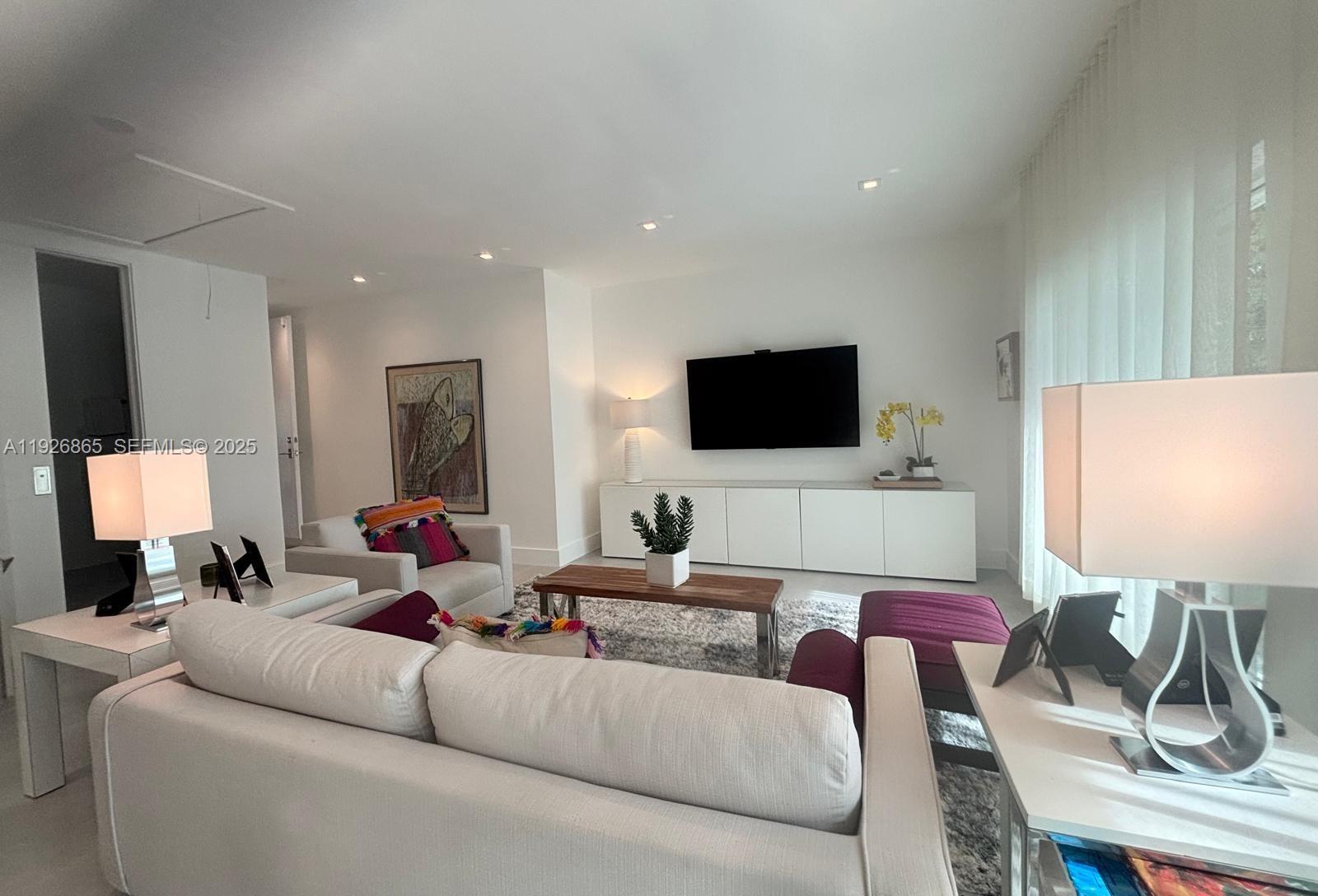 SNAPPER CREEK PARK UNIT N - Residential Lease