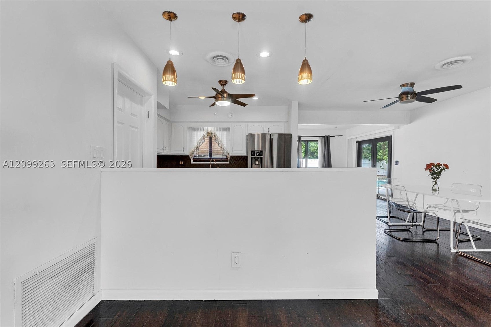 View photos, virtual tours, details... 4005 Johnson St