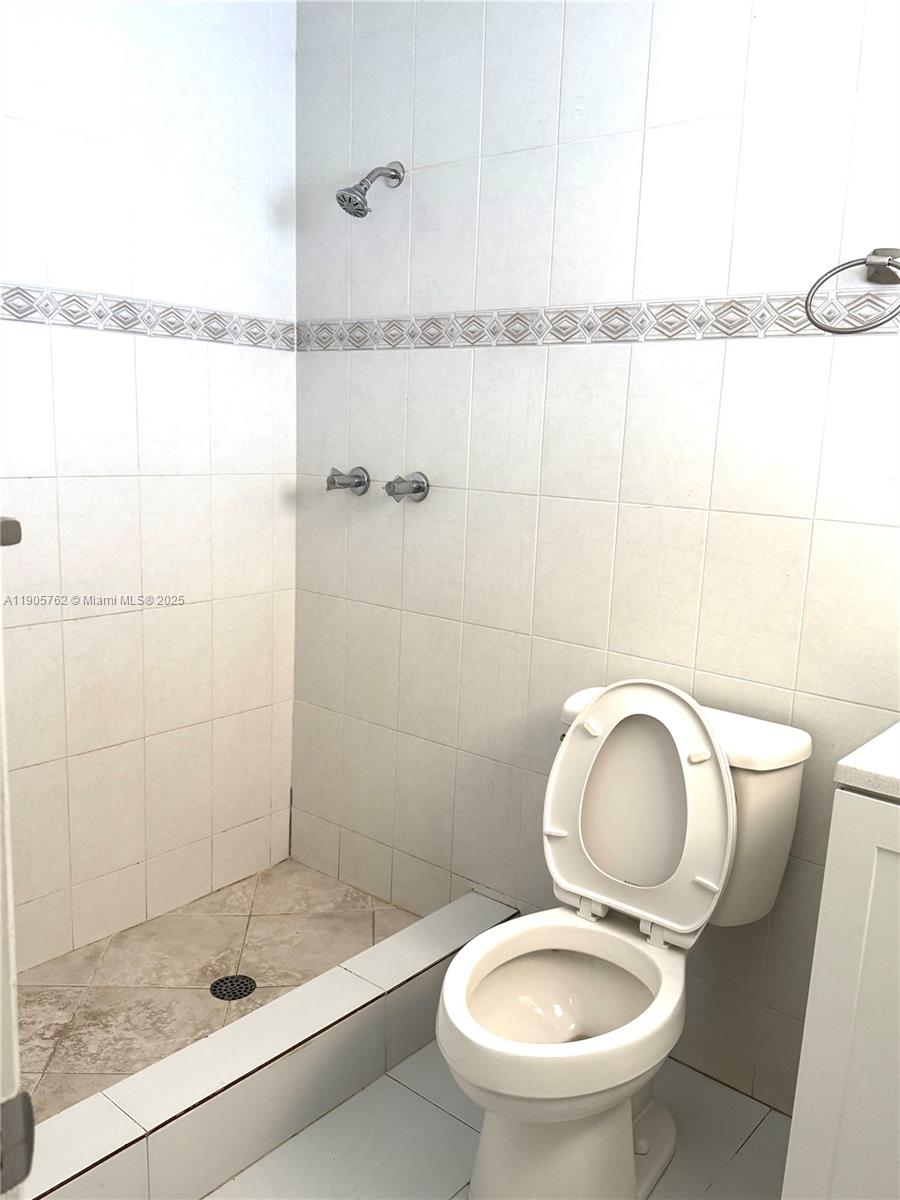 HOLLYWOOD - Residential Lease