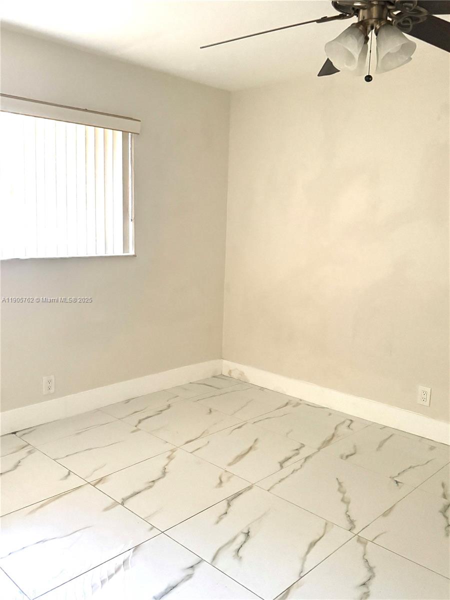 HOLLYWOOD - Residential Lease