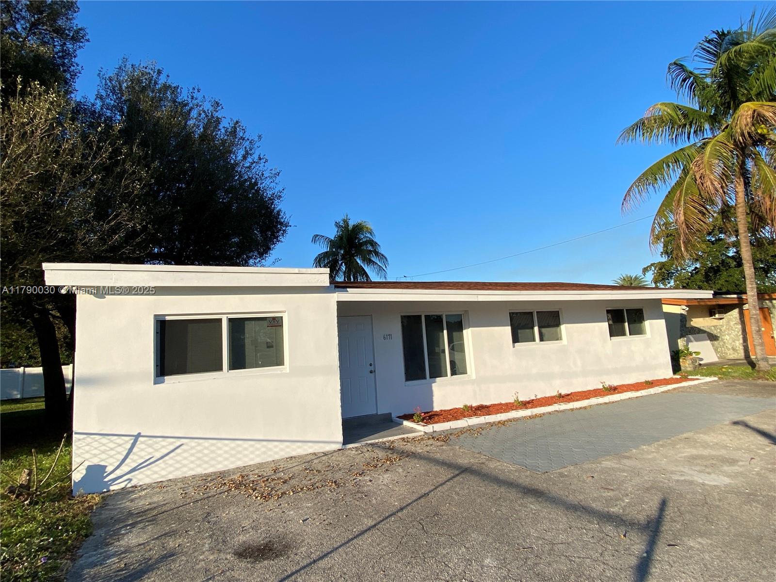 Property for Sale at 6171 Washington St, Hollywood, Broward County, Florida - Bedrooms: 4 
Bathrooms: 2  - $479,000