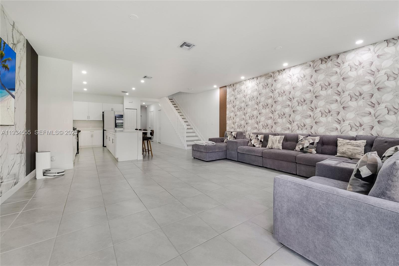 S ALLAPATTAH GARDENS - Residential