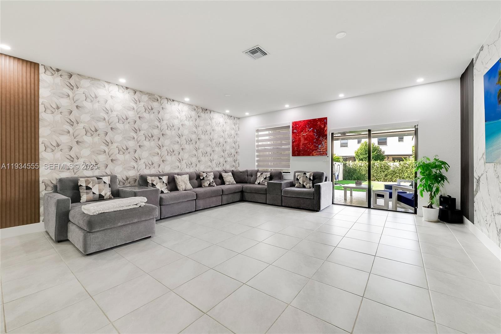 S ALLAPATTAH GARDENS - Residential