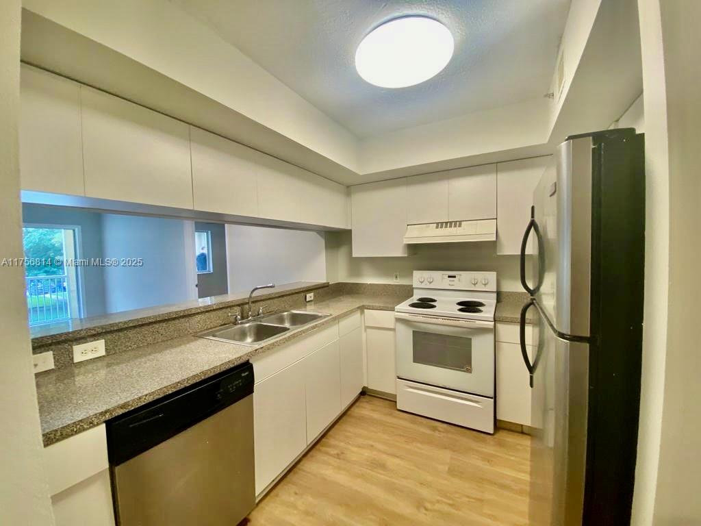 430 S Park Rd 3-209, Hollywood, Broward County, Florida - 2 Bedrooms  
2 Bathrooms - 