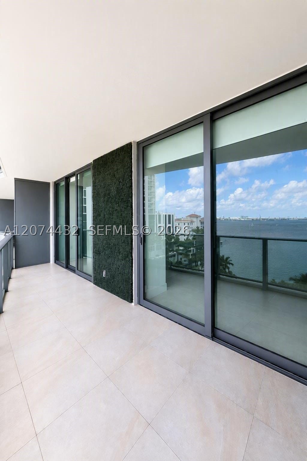 460 NE 28 ST 602