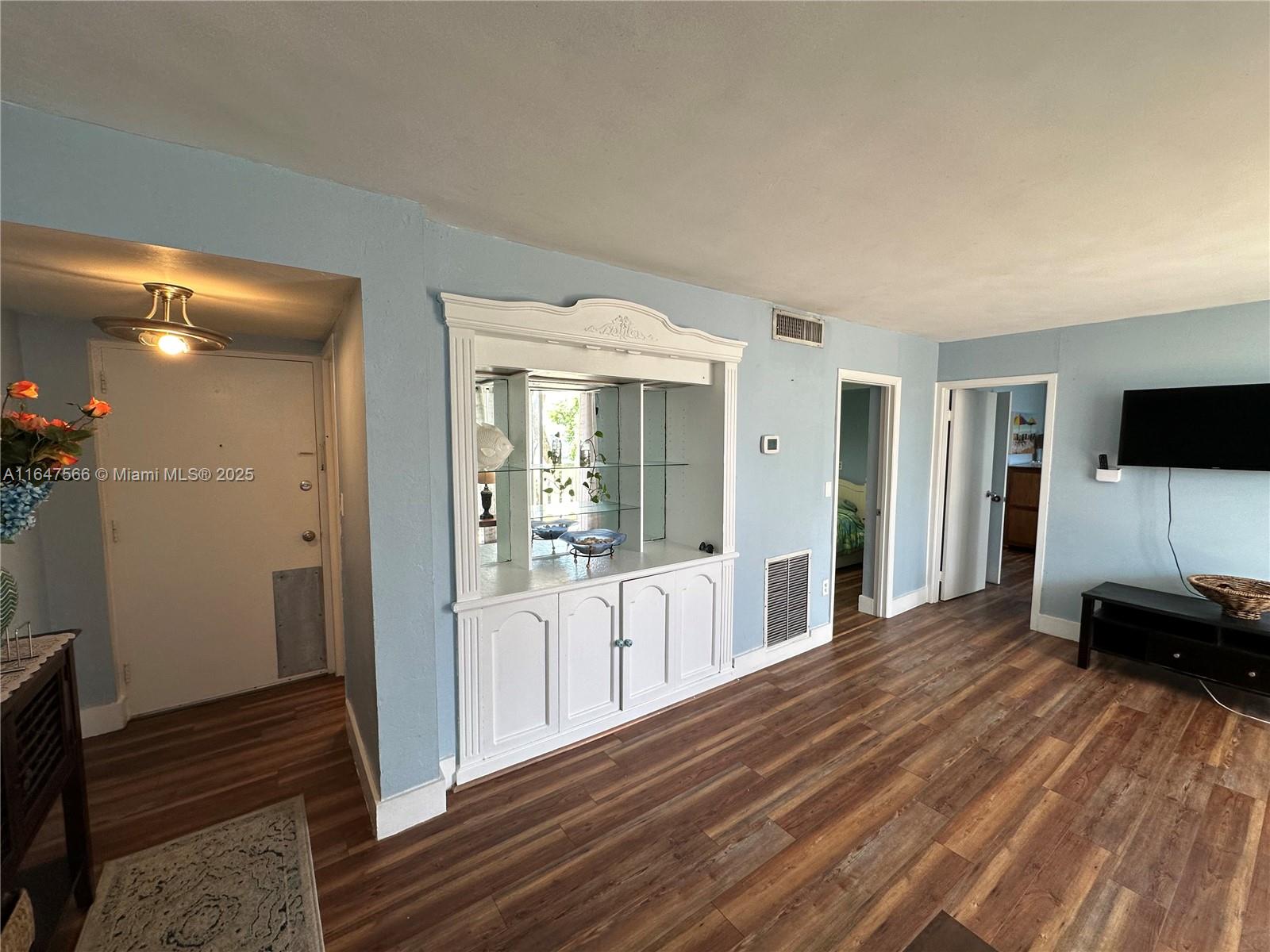 WATERWAY PLAZA CONDO - Residential
