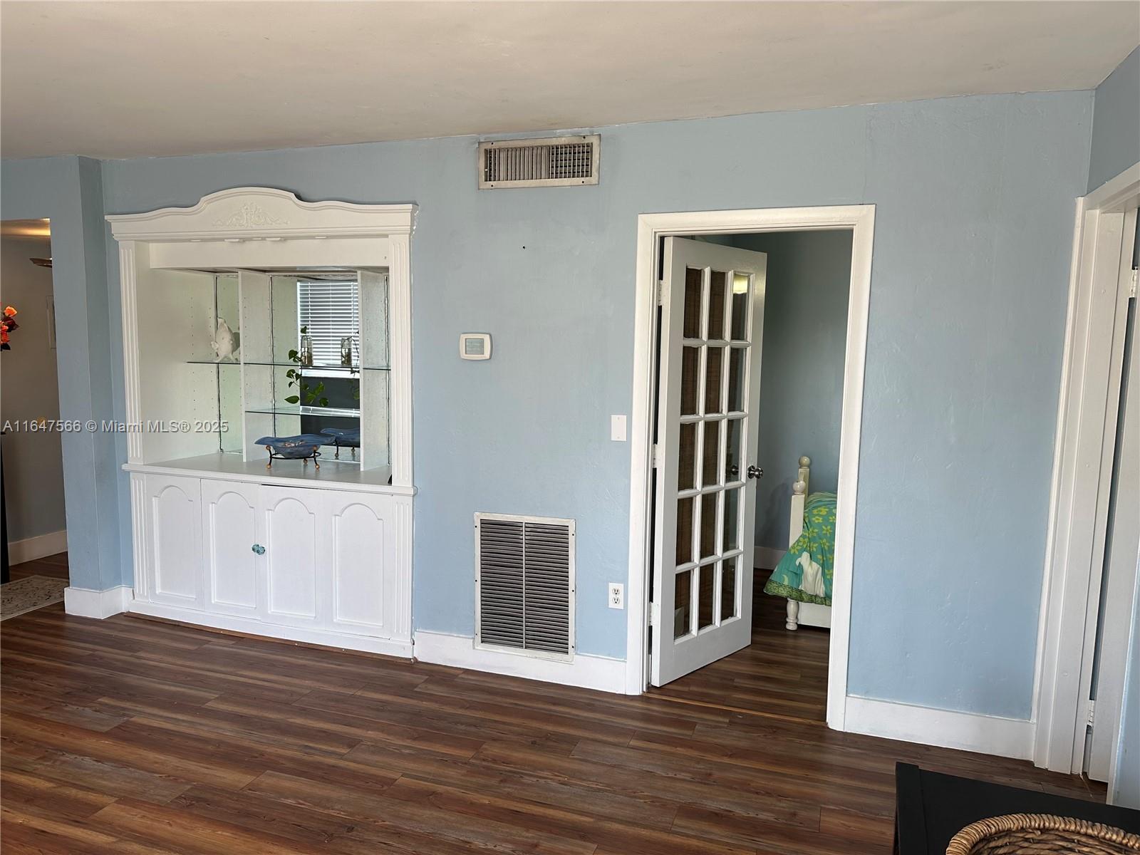 WATERWAY PLAZA CONDO - Residential