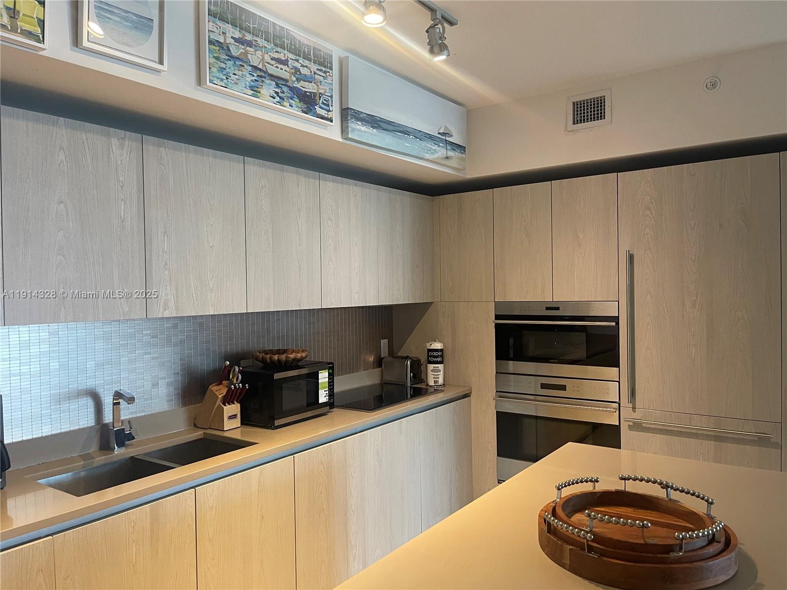 4111 SOUTH OCEAN DRIVE CO - Residential