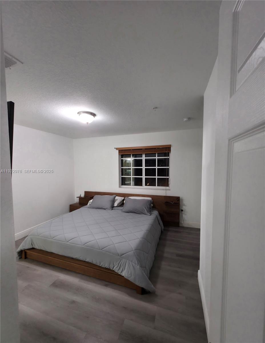 HIGHLAND PARK VILLAGE CON - Residential