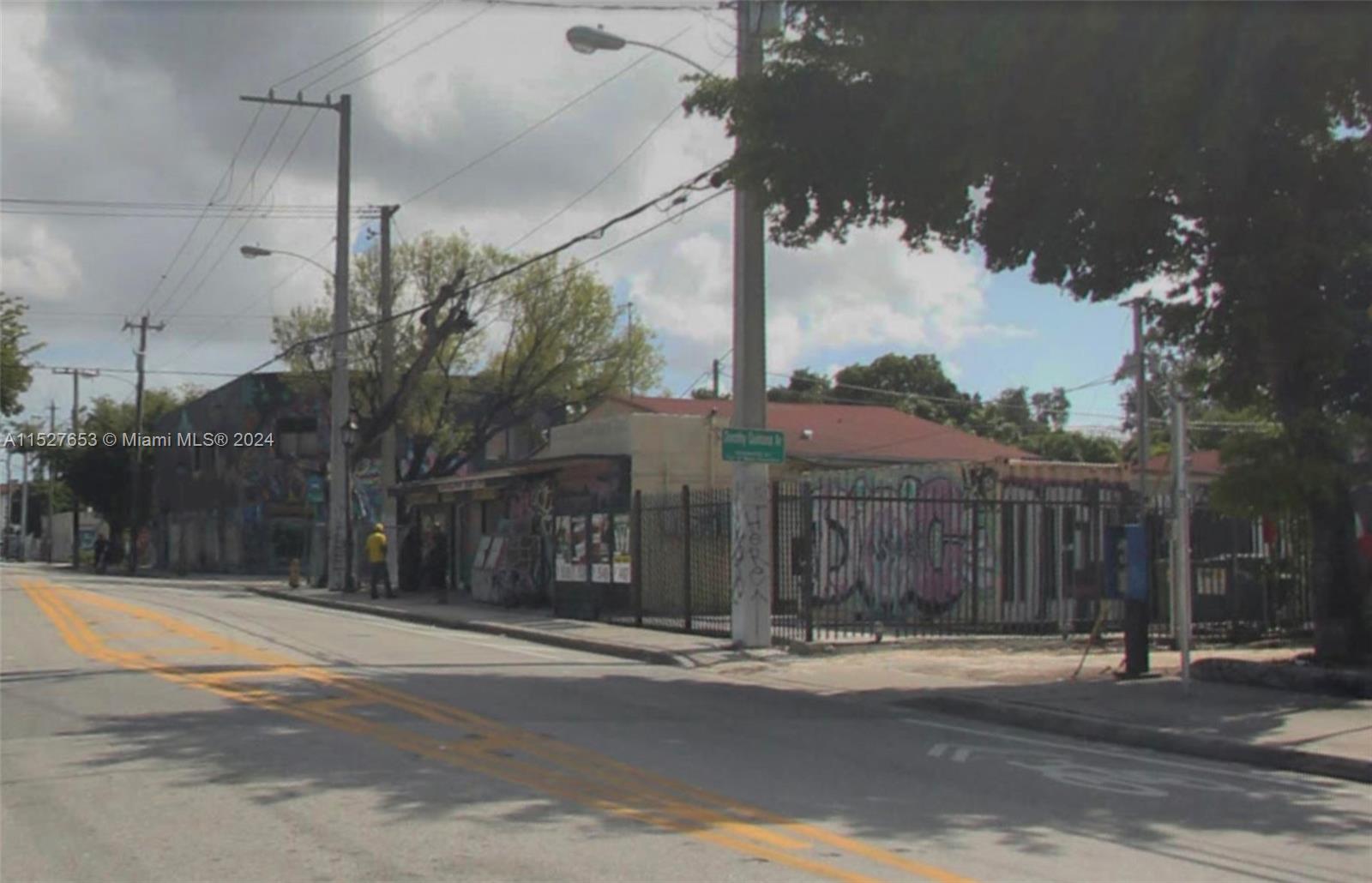 Exceptional Development Opportunity in the Heart of Wynwood North/Midtown District! This property is a 3/2 house with an attached grocery store, unveiling a world of possibilities. Seamlessly split into two distinct parts, each equipped with its electric meter, this unique space offers unparalleled versatility on a coveted corner lot. Situated in the vibrant Wynwood North/Midtown District, the property boasts a coveted
T5-0 General Commercial zoning. This property caters to the visionary developer eager to contribute to the evolving landscape of Wynwood. You can just now turn this promising corner lot into a landmark reflecting this iconic district's essence. Your vision, our canvas – endless possibilities await!