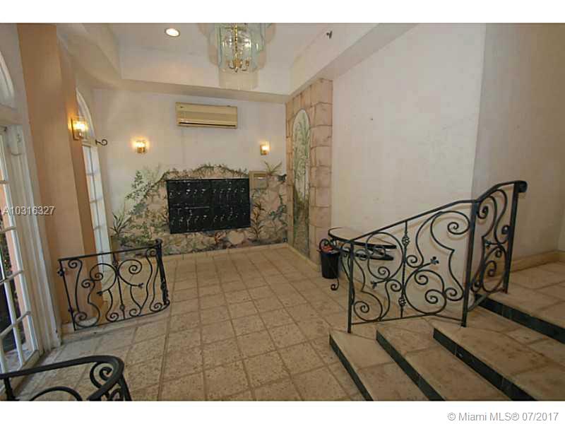 VENETIAN VILLAS OF SO BEA - Residential Lease