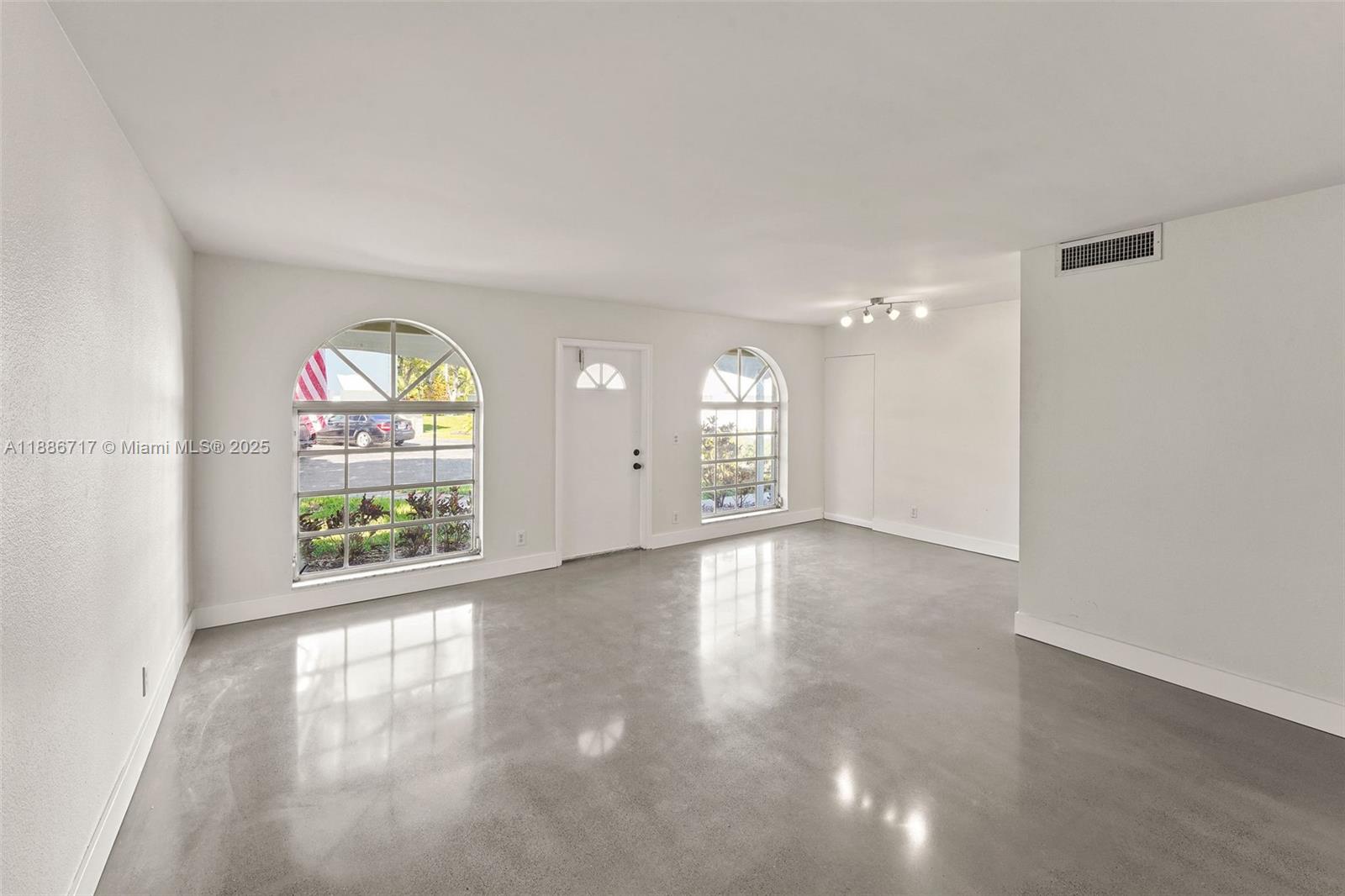 7911 Camino Cir B-10
