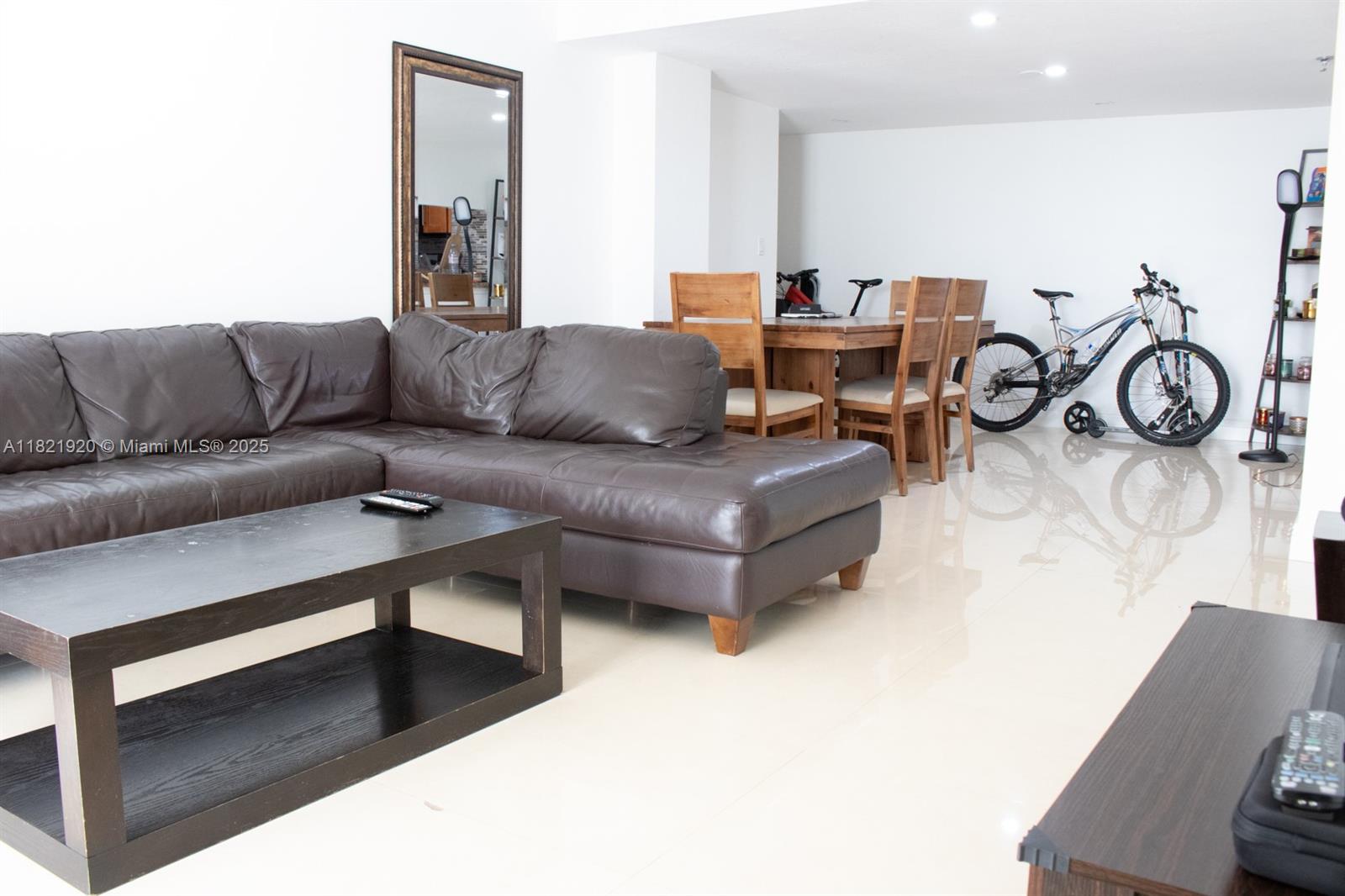 Rental Property at 1621 Collins Ave 310, Miami Beach, Miami-Dade County, Florida - Bedrooms: 2 
Bathrooms: 2  - $3,900 MO.