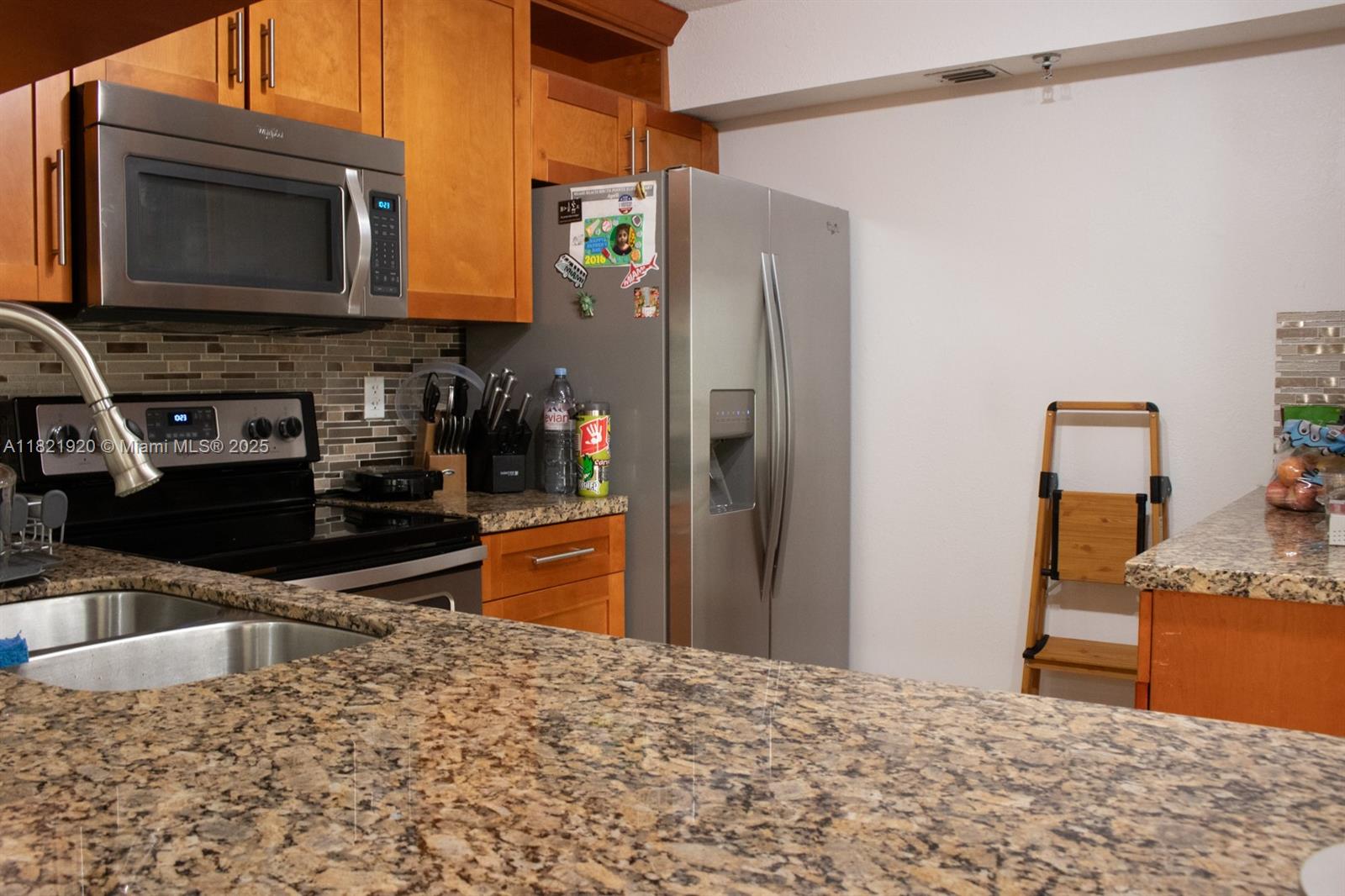 THE GEORGIAN CONDO - Residential Lease