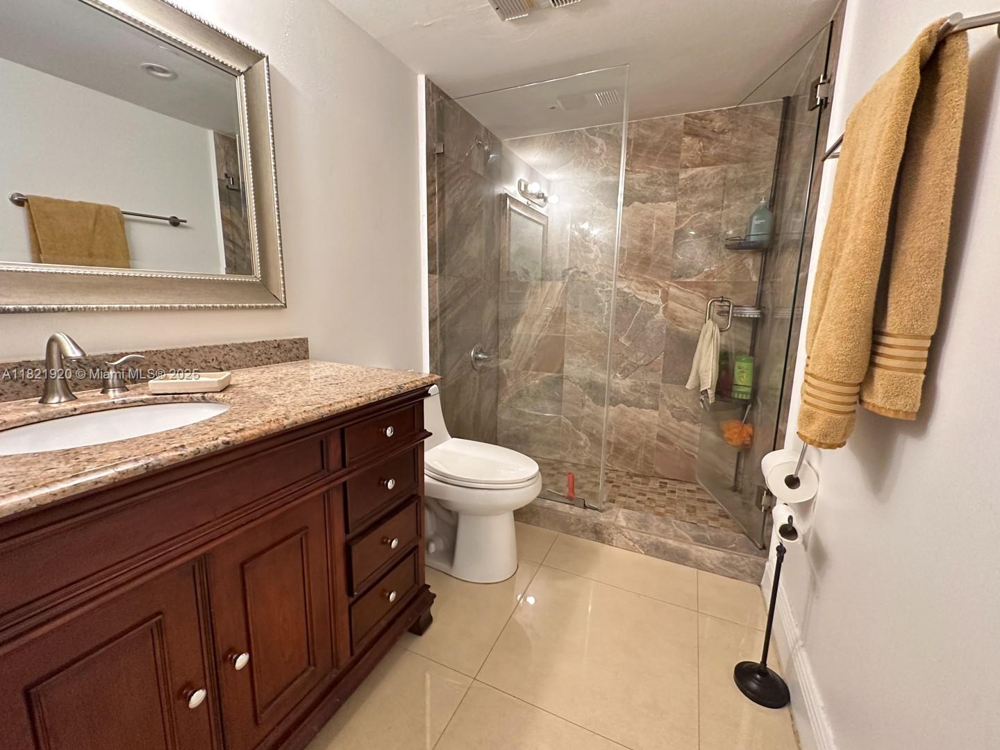 THE GEORGIAN CONDO - Residential Lease