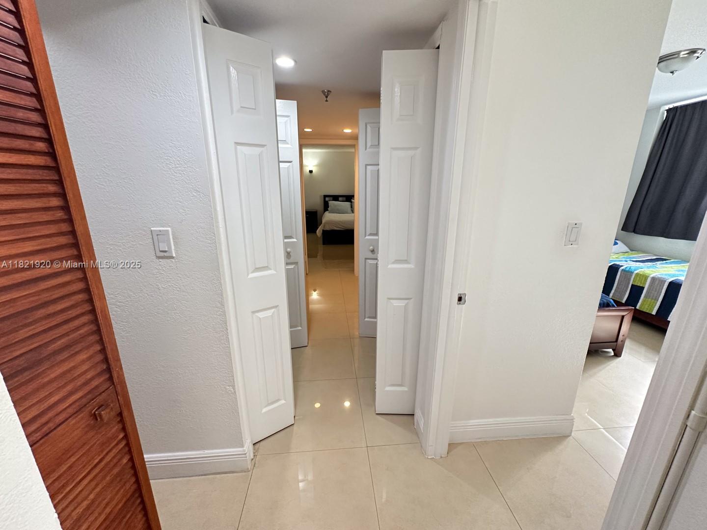 THE GEORGIAN CONDO - Residential Lease