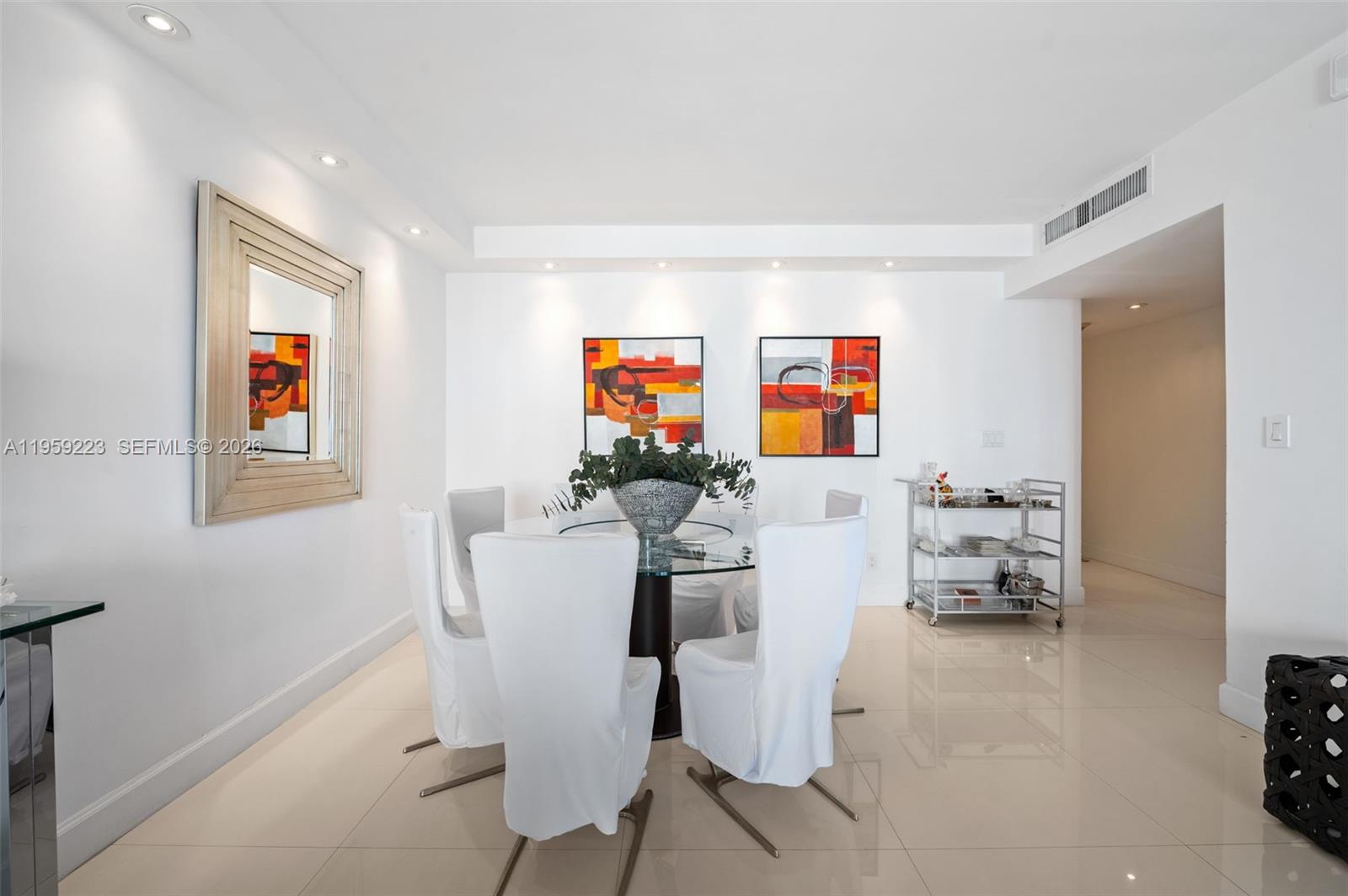 19390 Collins Ave 1221