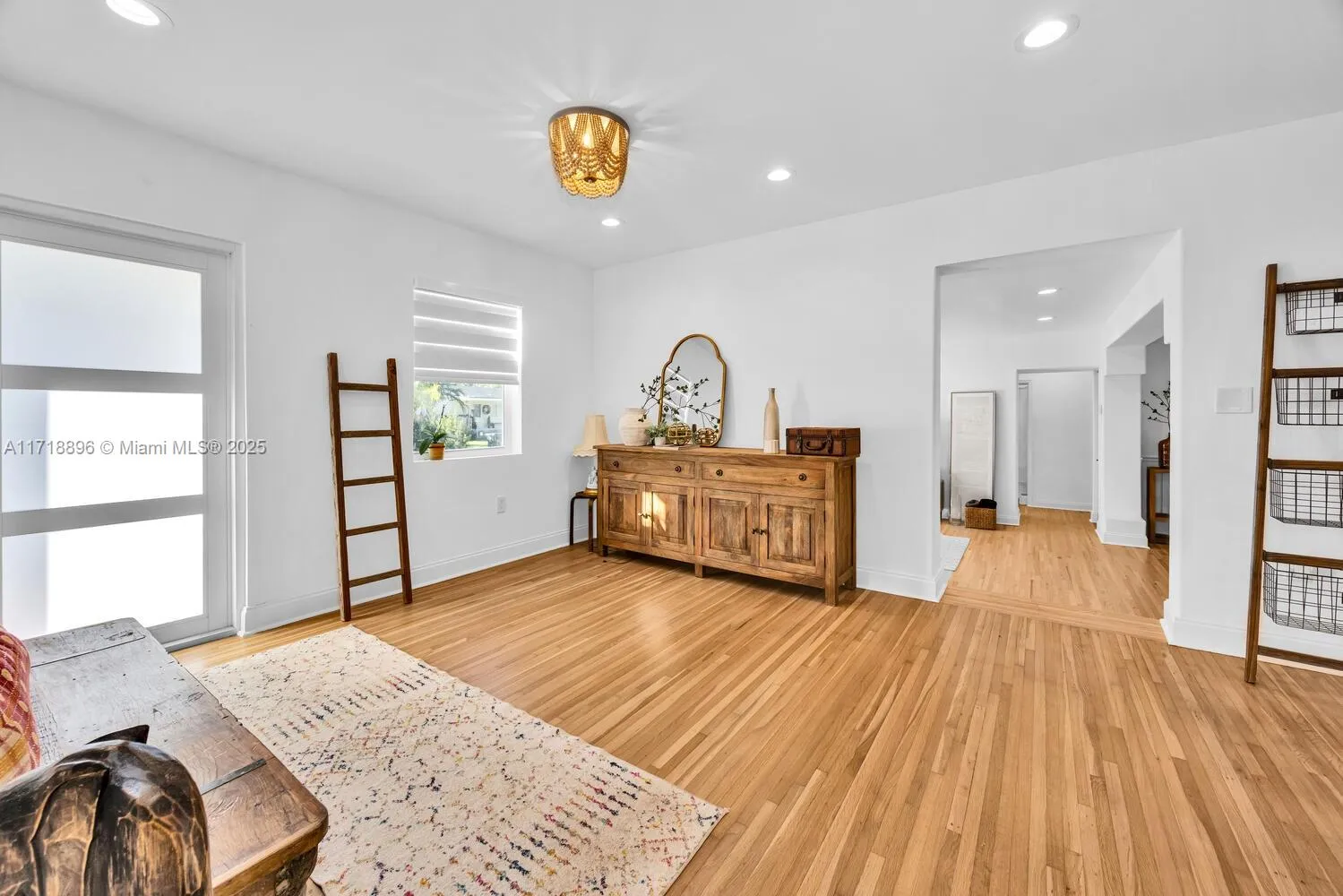 South Miami, Florida 33143, United States, 4 Bedrooms Bedrooms, ,2 BathroomsBathrooms,Residential,Pending,20696