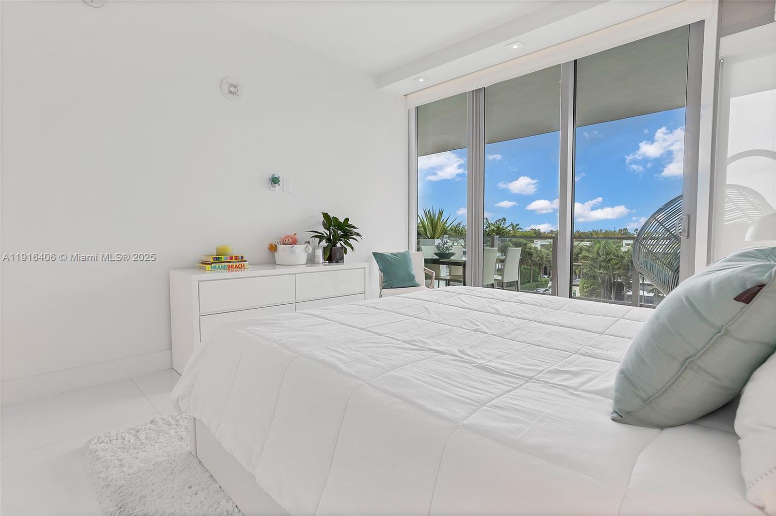 OCEANA KEY BISCAYNE CONDO - Residential