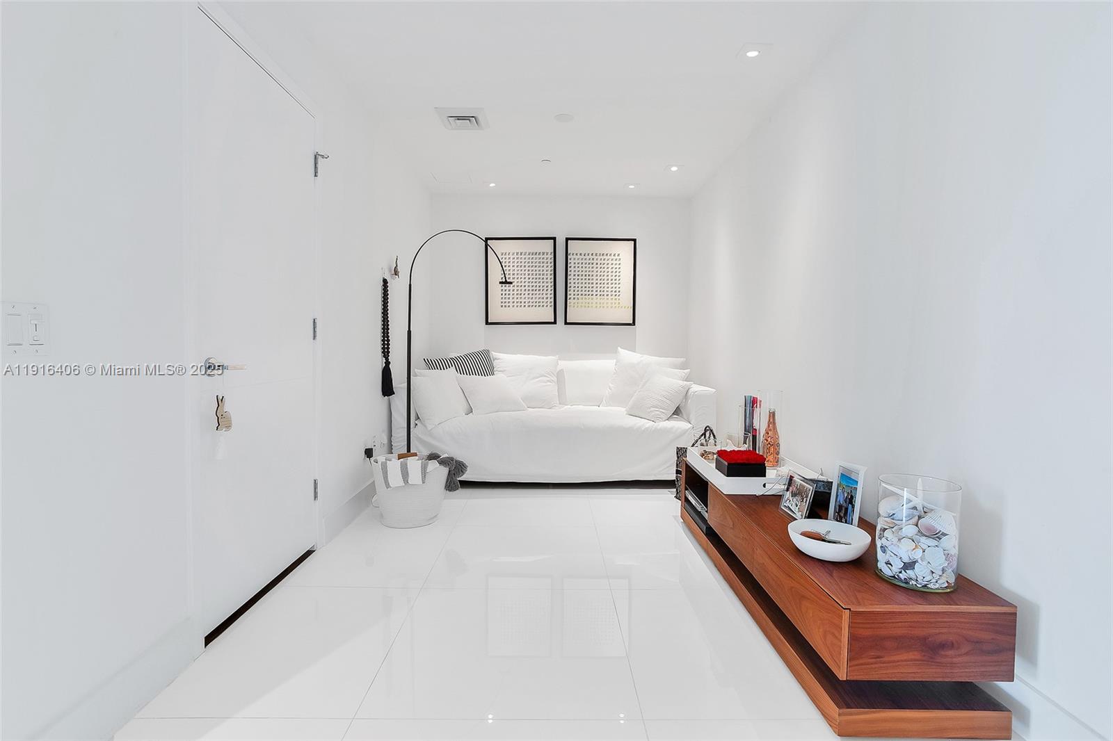 OCEANA KEY BISCAYNE CONDO - Residential