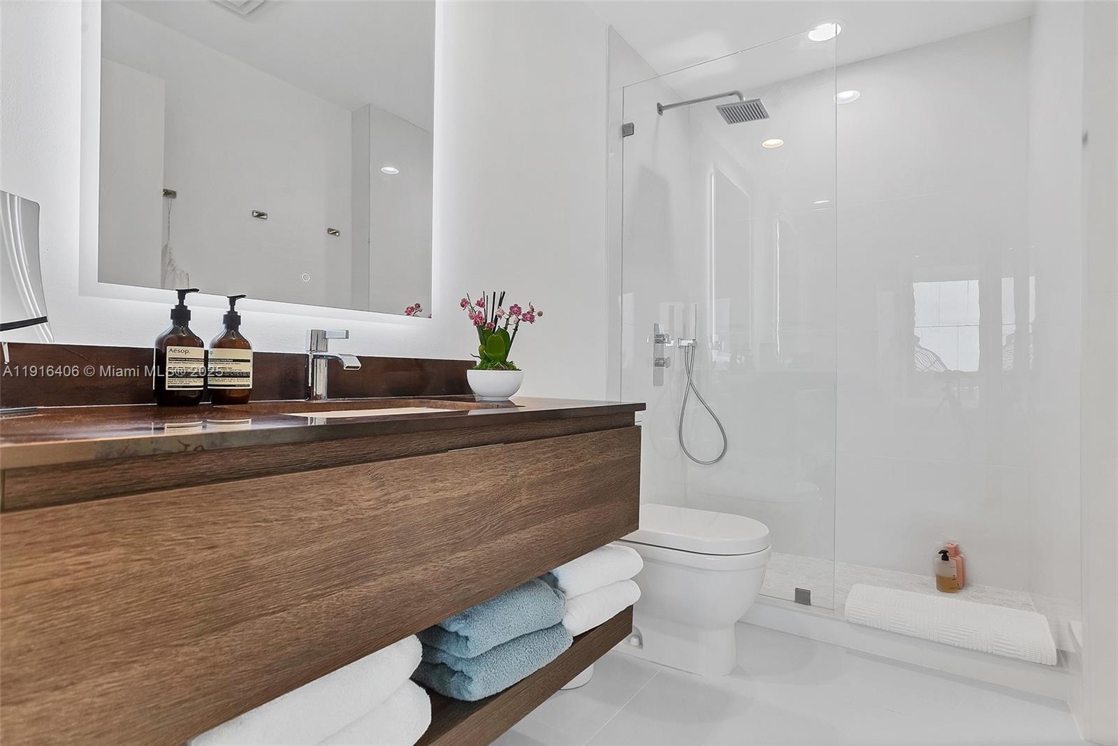 OCEANA KEY BISCAYNE CONDO - Residential