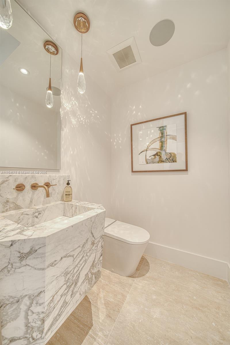 CORAL GABLES RIVIERA SEC - Residential
