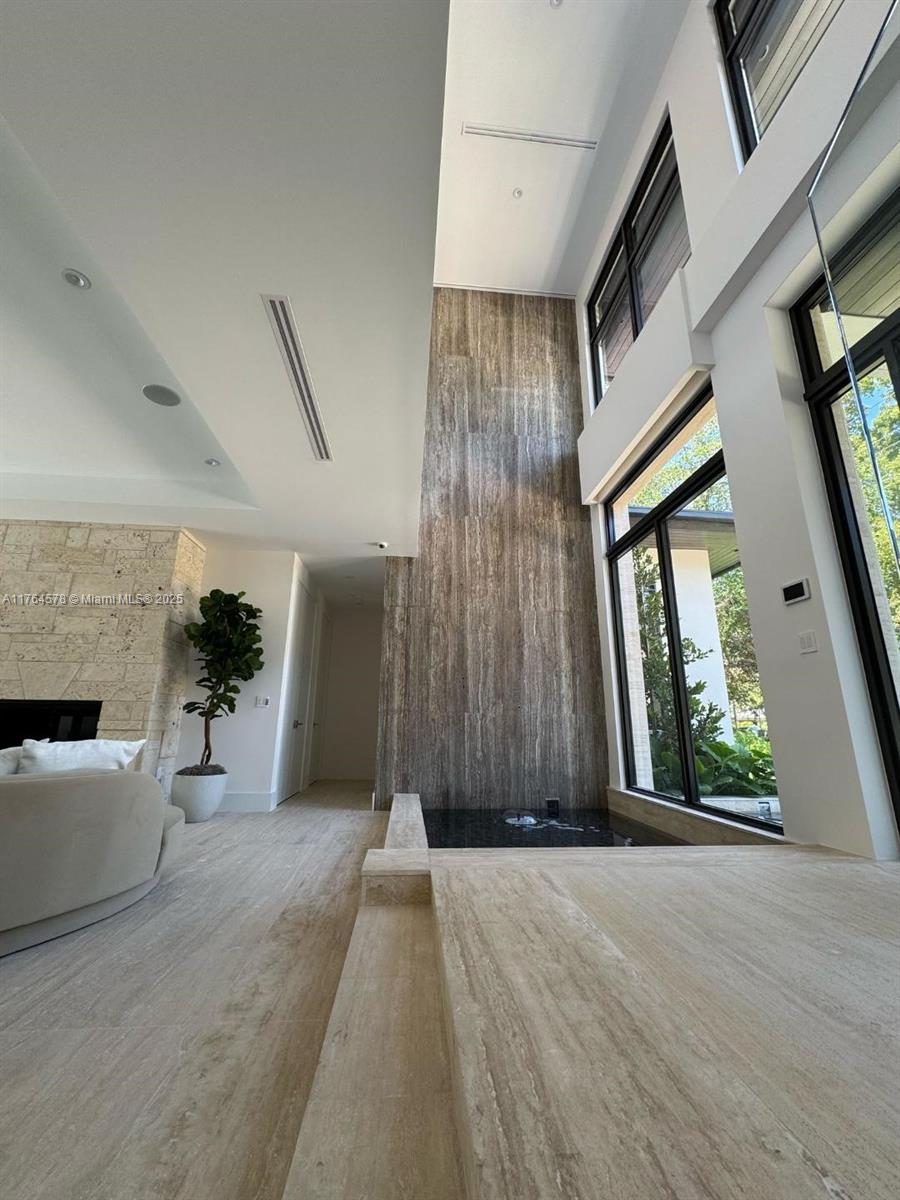 CORAL GABLES RIVIERA SEC - Residential