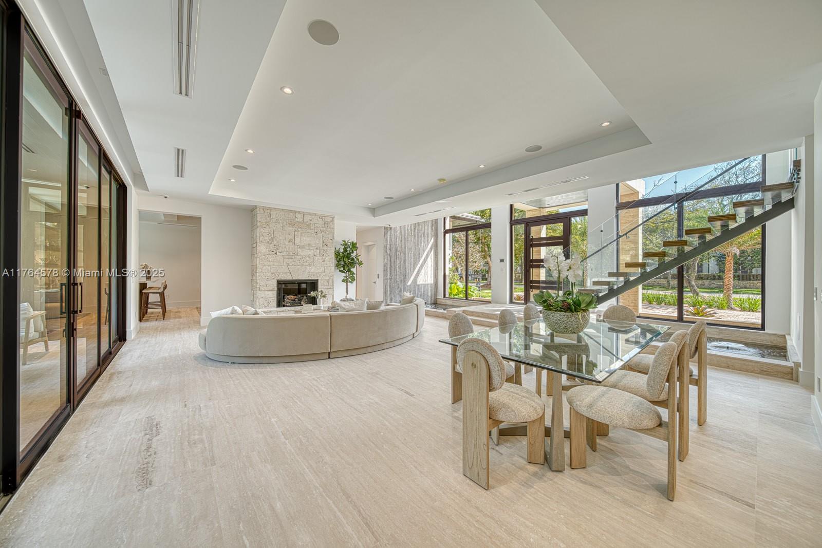 CORAL GABLES RIVIERA SEC - Residential