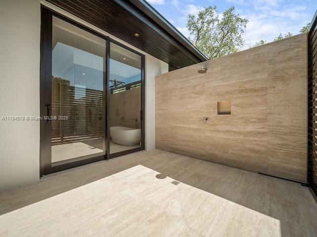 CORAL GABLES RIVIERA SEC - Residential