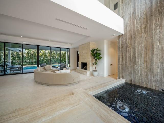 CORAL GABLES RIVIERA SEC - Residential