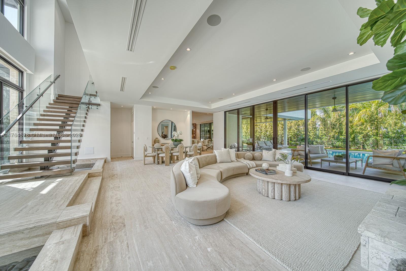 CORAL GABLES RIVIERA SEC - Residential