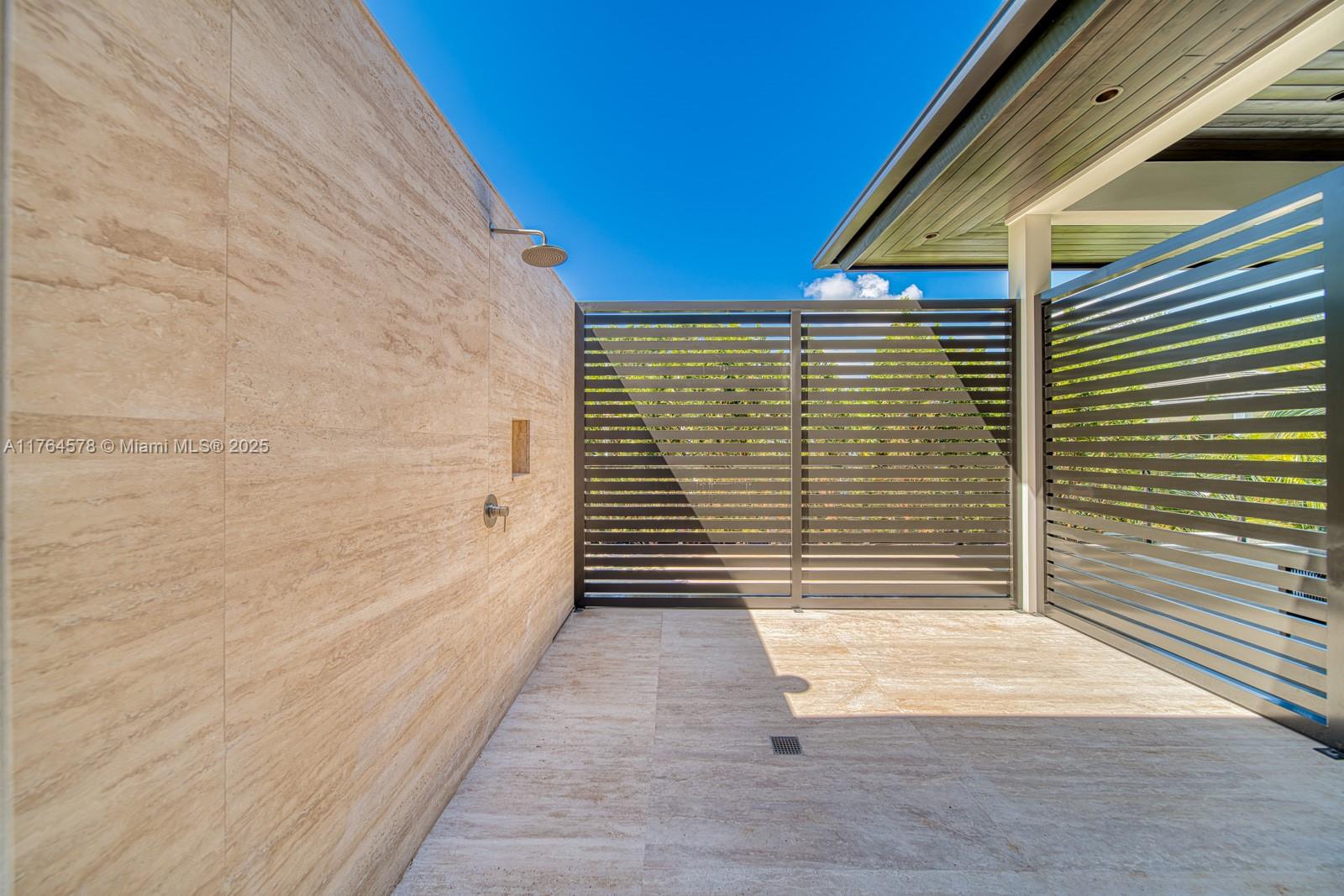 CORAL GABLES RIVIERA SEC - Residential