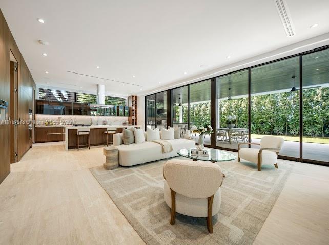 CORAL GABLES RIVIERA SEC - Residential