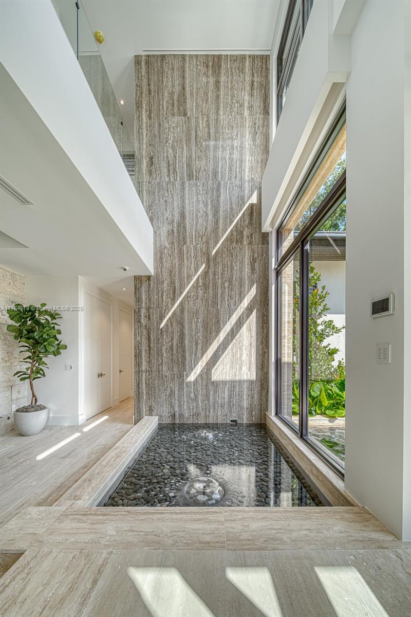 CORAL GABLES RIVIERA SEC - Residential