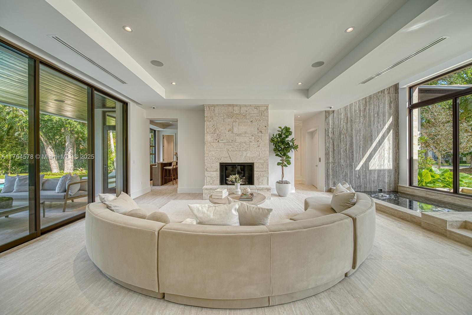 CORAL GABLES RIVIERA SEC - Residential