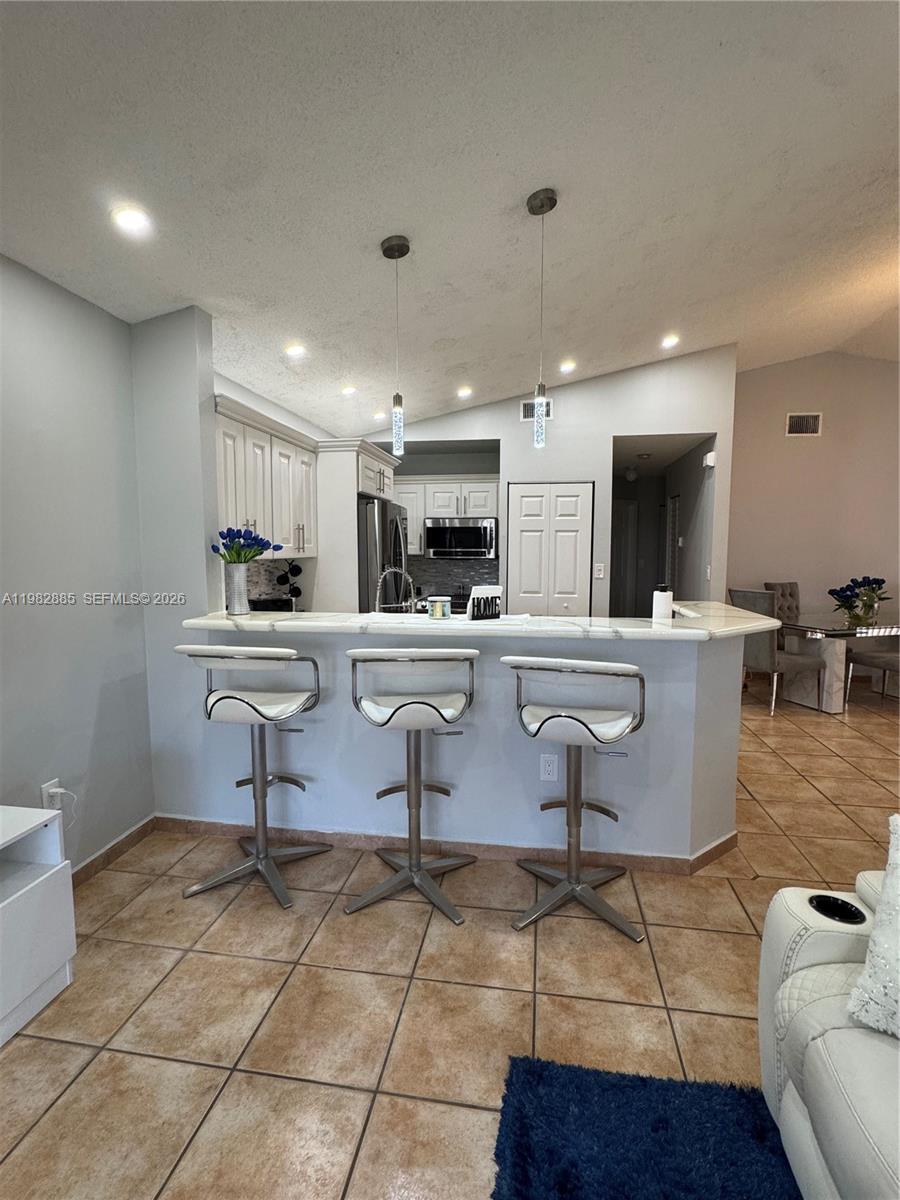 ARISTOTLE SUB PHASE IV - Residential Lease